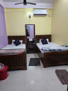 Meera Hotel And Lodging