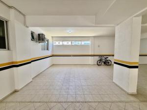 Apto amplo com 3 quartos na Quadra Mar em MEIA PRAIA