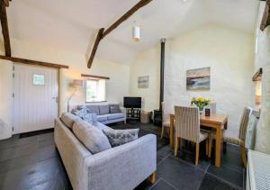 Tan Y Bryn Y Bwthyn Cwm yr Eglwys