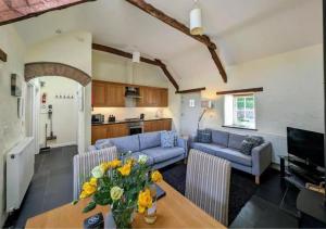 Tan Y Bryn Y Bwthyn Cwm yr Eglwys