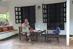 Boko Boko Guesthouse and Porini Restaurant