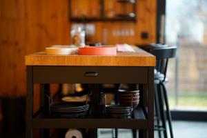 Mănăstirii Chalet - Wood, Glass & Silence