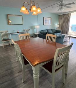 Club Regency at Regency Towers