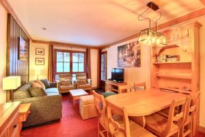 ARC 1950 - Appartement 6 personnes - Départ ski aux pieds - Sauna, Hammam, Jacuzzi, Piscine chauffée