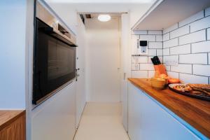 Central & Stylish with Pool & Gym Barbican Accomodation