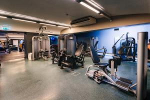 Central & Stylish with Pool & Gym Barbican Accomodation