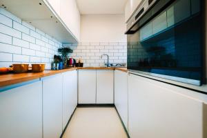 Central & Stylish with Pool & Gym Barbican Accomodation