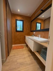 Villa Pinède sea view, close to Cannes