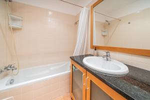 Bright One Bedroom in Marina Park #1989