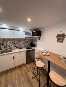 Charme et Authenticité à Menton - Centre & Plages