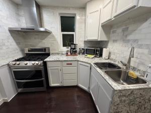 SEA Airport Coastal Apartments, located just 15 min from SeaTac Airport and 5 min from Des Moines Marina