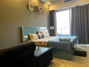 Cosmo Stays Premium Studio Gaur City Center