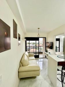 Apartamento com Piscina e Academia Compartilhados