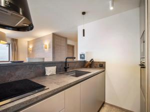 Appartement familial avec terrasse et wifi, proche des pistes de Courchevel Le Praz - FR-1-568-61