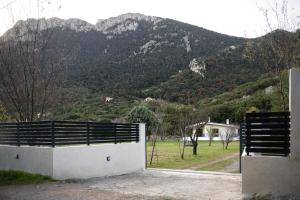 Twin Peaks Retreat by Ski Alure