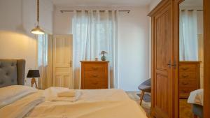 Modern studio in the city center by MANAGR