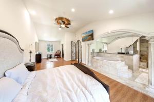 magnificent villa pool spa and more