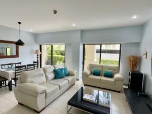 Tu condominio vacacional en playa jaco