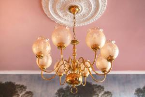 Iconic Royal Mile Residence