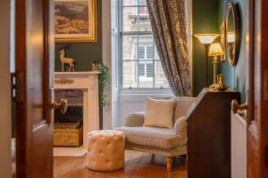 Iconic Royal Mile Residence