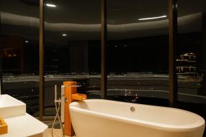 Red River Panorama 3BR - Ở Space Homestay Ecopark Landmark Onsen 1