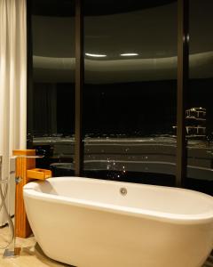 Red River Panorama 3BR - Ở Space Homestay Ecopark Landmark Onsen 1