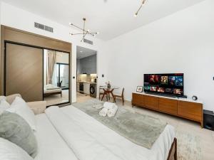 Luxe studio Downtown Burj Khalifa Skyline view