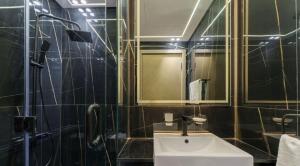 Luxe studio Downtown Burj Khalifa Skyline view