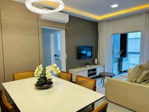 2 Quartos sendo 1 Suíte - Beira-Mar Praia Grande