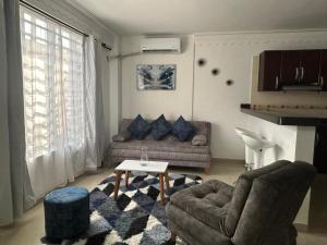 Lujoso Apto 10 min de Clínica Valle de lili y CC Jardín Plaza, Caney 2