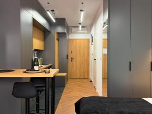 URBAN APARTMENTS Premium Global 18th floor No14, Free Garage, Self Chec-In, No deposit