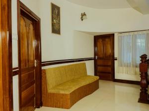 Upavan Villa-Two KM From Aluva Metro Station