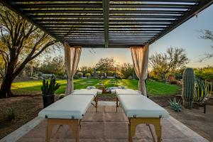 1-Acre Backyard 4BR Resort Pickleball, Sauna, Saltroom, Gym, Wellness