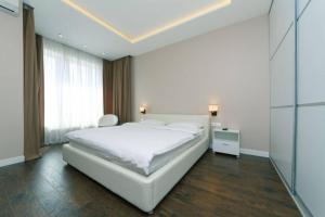 Apartment with a beautiful view in a new house in the center