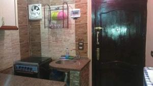 شقة على البحر مباشره في العجمي بيطاش