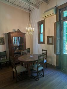 Antique, Classy & Quiet 3 Bedroom and Roof Terrace Apt in the Heart of San Telmo