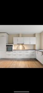 Tæt ved strand, metro og lufthavnen