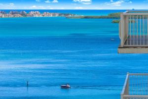 Newly Renovated 1BR Brickell Condo plus Parking