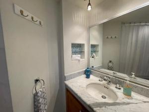 Serene Tropical Escape