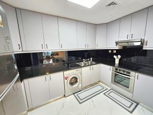 Beautiful 1-BR next to Barasti Beach