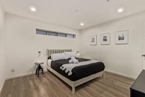 Remodeled 2BR Central PHX Gem with Free Parking