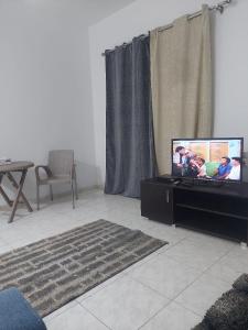 one bed Apartment In Al Makramia