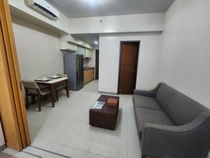 The Vibe BGC Uptown Apartment