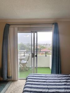 Modern West LA Studio with Pool, Gym & Parking