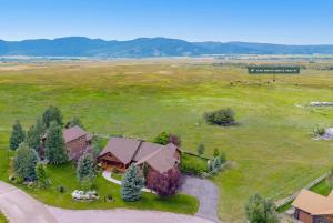 Upscale Hot Tub Wildlife Views