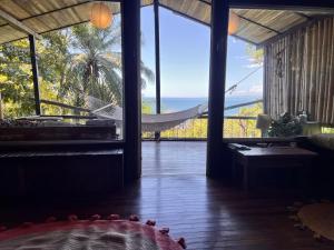 Iwa Zaru Seaview Studios Free Breakfast & Park Tour