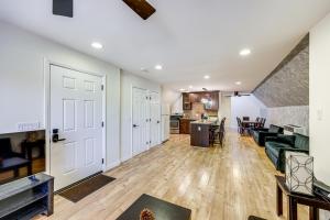 2 Mi to Big Bear Lake Wooded Cabin with Deck!