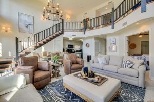 Lakefront Condo 3 Mi to Historic Guntersville!