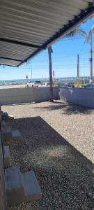 Loft ensolarado 30 metros da praia 6 km beto carrero