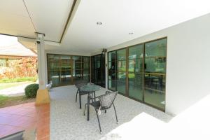 Villa Lomakoti - Cozy Stay Near Laem Mae Phim, Big Pool in Village - วิลล่าส่วนตัวใกล้ทะเล